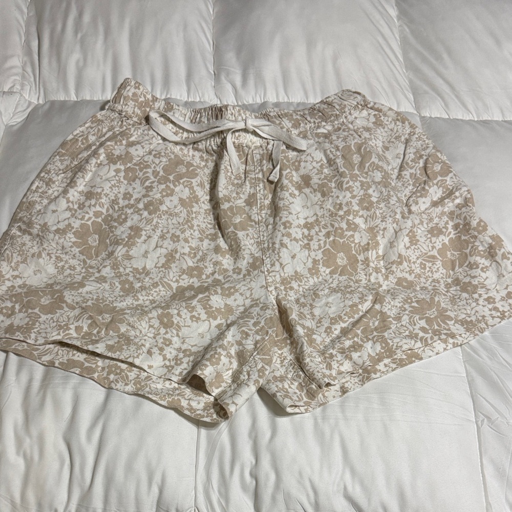 Coastal Comfort Beige and White Floral Drawstring Linen Shorts